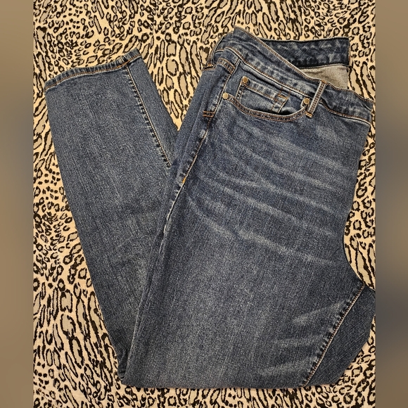 Torrid Women's Straight Leg Blue Jeans - Picture 2 of 4